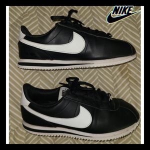 Nike Cortez Shoes sz 7 Youth